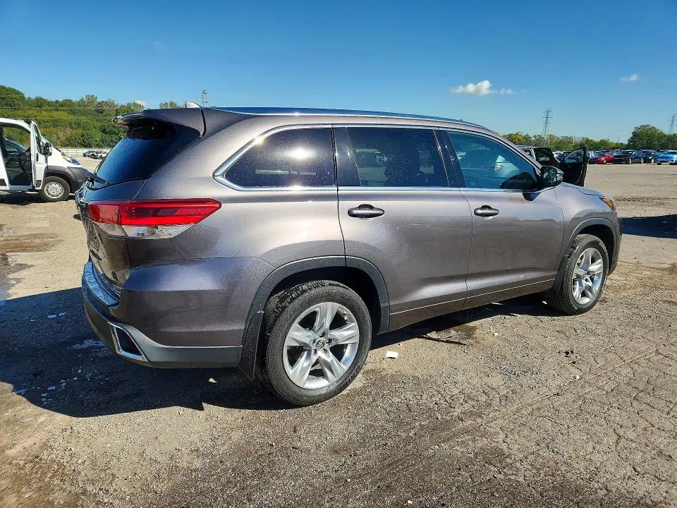 2017 TOYOTA HIGHLANDER LIMITED  