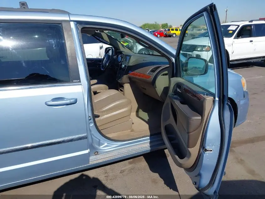 2013 CHRYSLER TOWN & COUNTRY TOURING