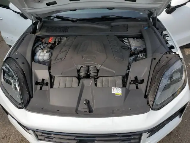 2024 PORSCHE CAYENNE S  