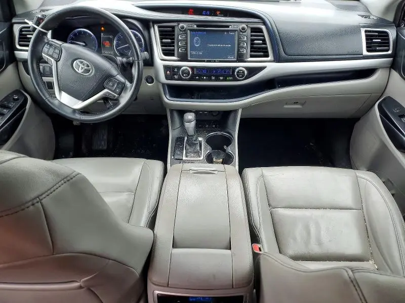 2019 TOYOTA HIGHLANDER XLE  