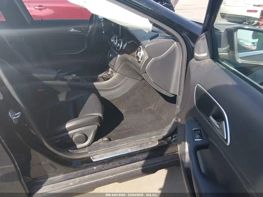 2016 MERCEDES-BENZ GLA 250 4MATIC
