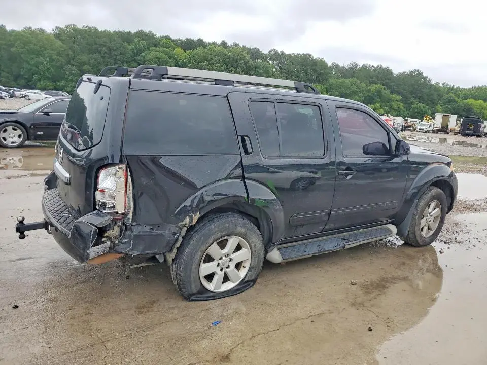 2011 NISSAN PATHFINDER S  