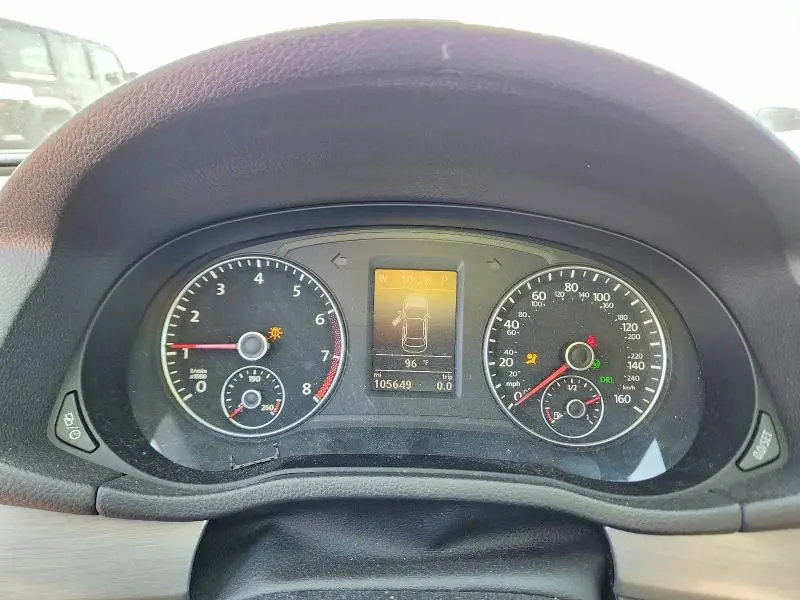 2015 VOLKSWAGEN PASSAT SE  