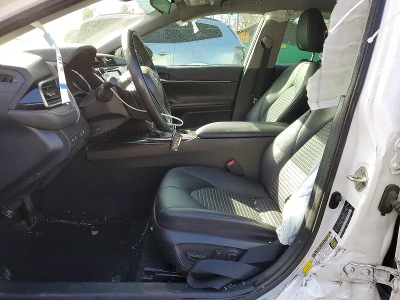 2019 TOYOTA CAMRY SE  