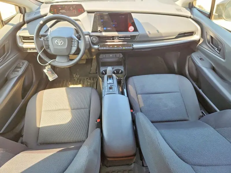 2025 TOYOTA PRIUS LE  