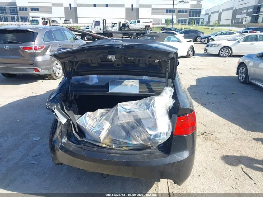 2013 KIA FORTE LX