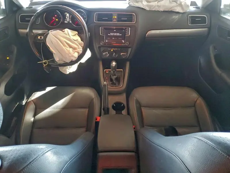 2018 VOLKSWAGEN JETTA SE  