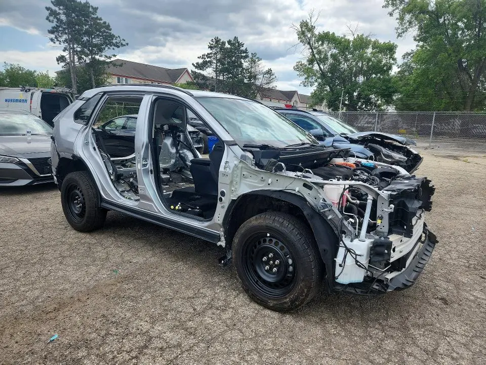 2024 TOYOTA RAV4 XLE PREMIUM  