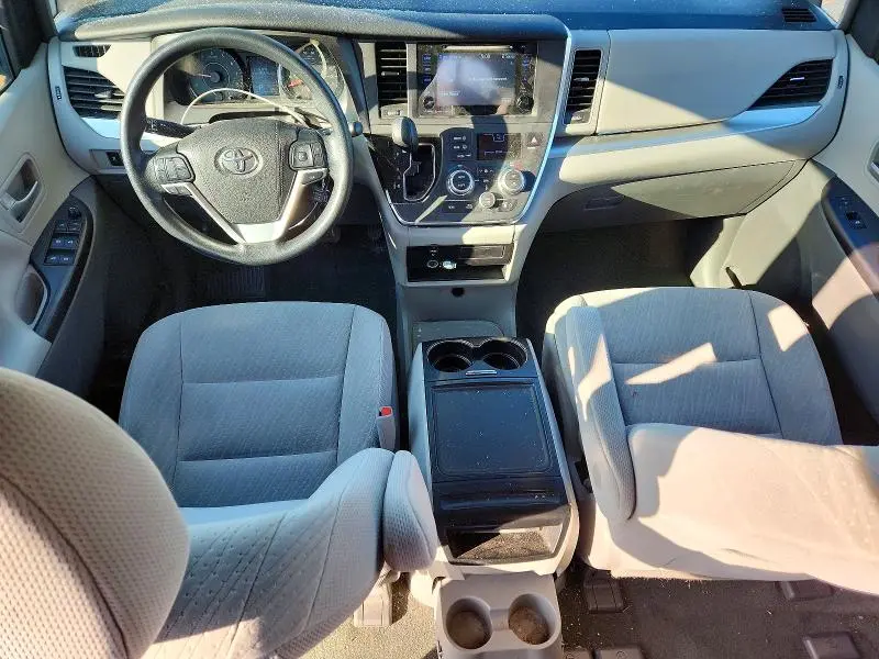 2017 TOYOTA SIENNA LE 8-PASSENGER  