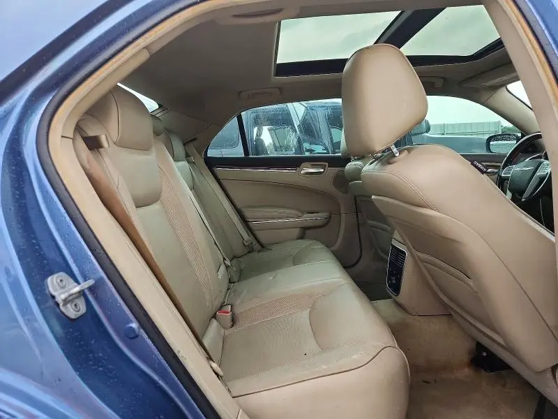 2011 CHRYSLER 300C   