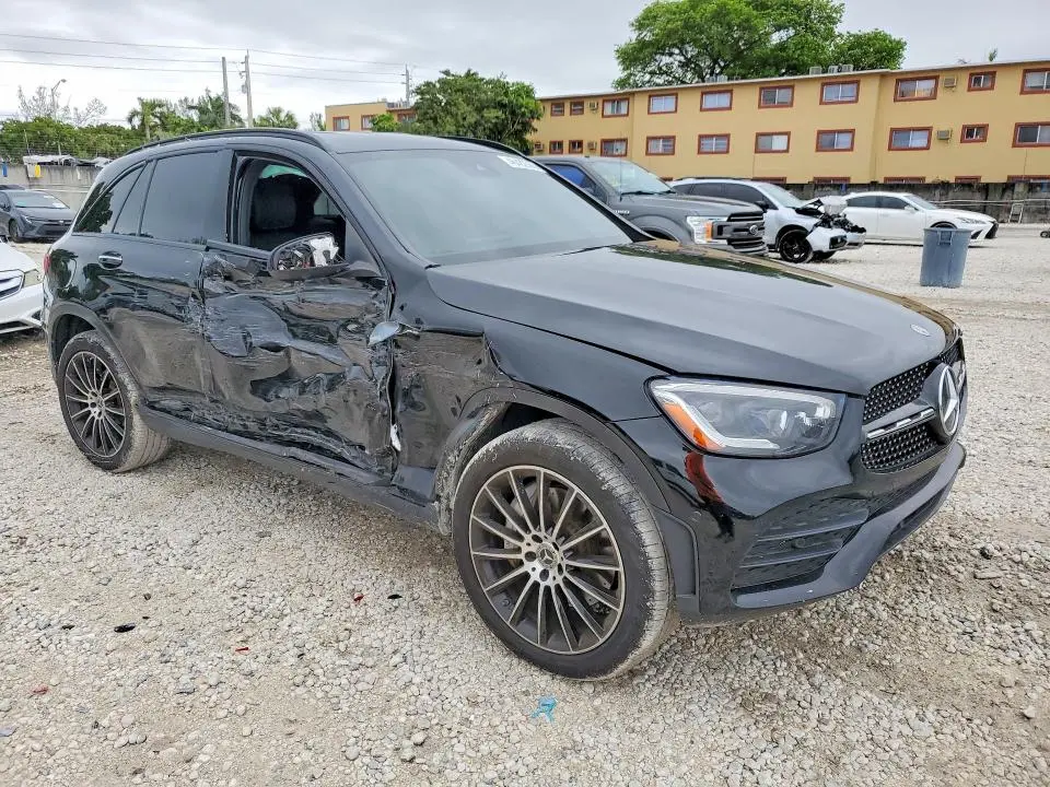 2022 MERCEDES-BENZ GLC 300  