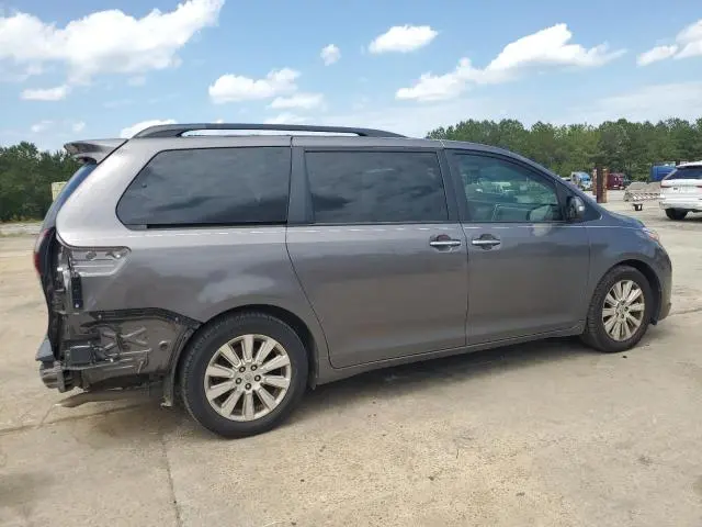 2015 TOYOTA SIENNA XLE  