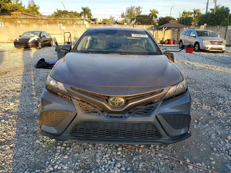 2022 TOYOTA CAMRY SE  