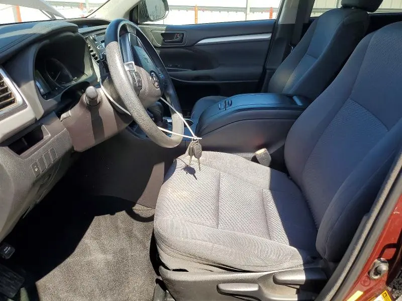 2016 TOYOTA HIGHLANDER LE  