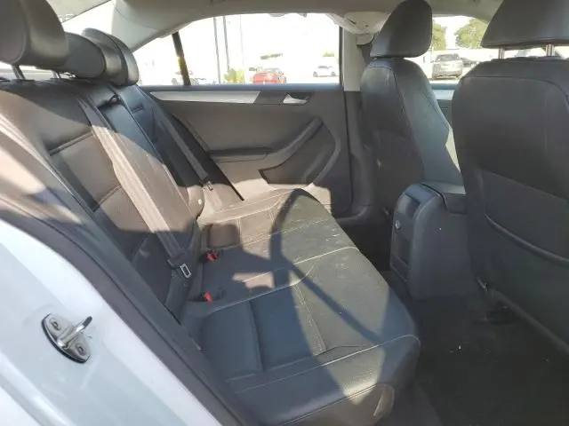 2017 VOLKSWAGEN JETTA SE  