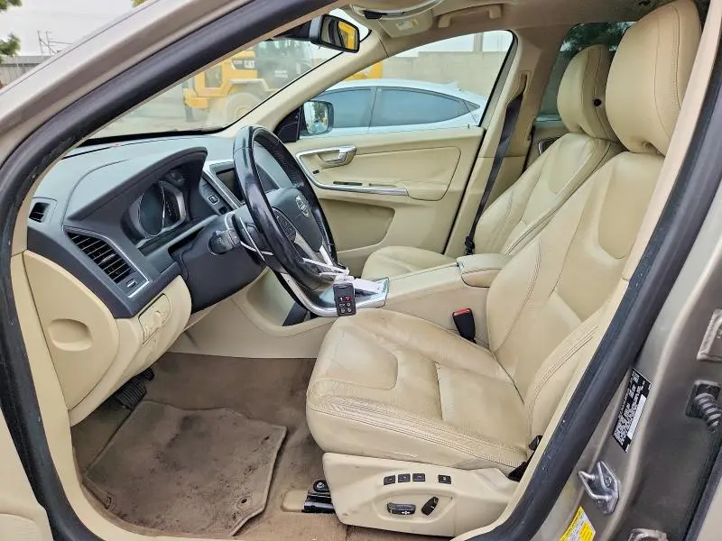 2014 VOLVO XC60 T6  