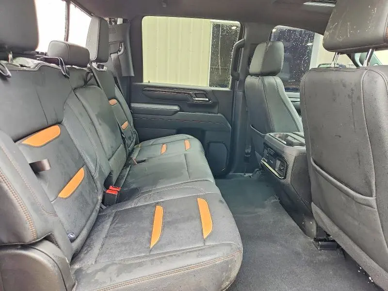 2025 GMC SIERRA K2500 AT4  