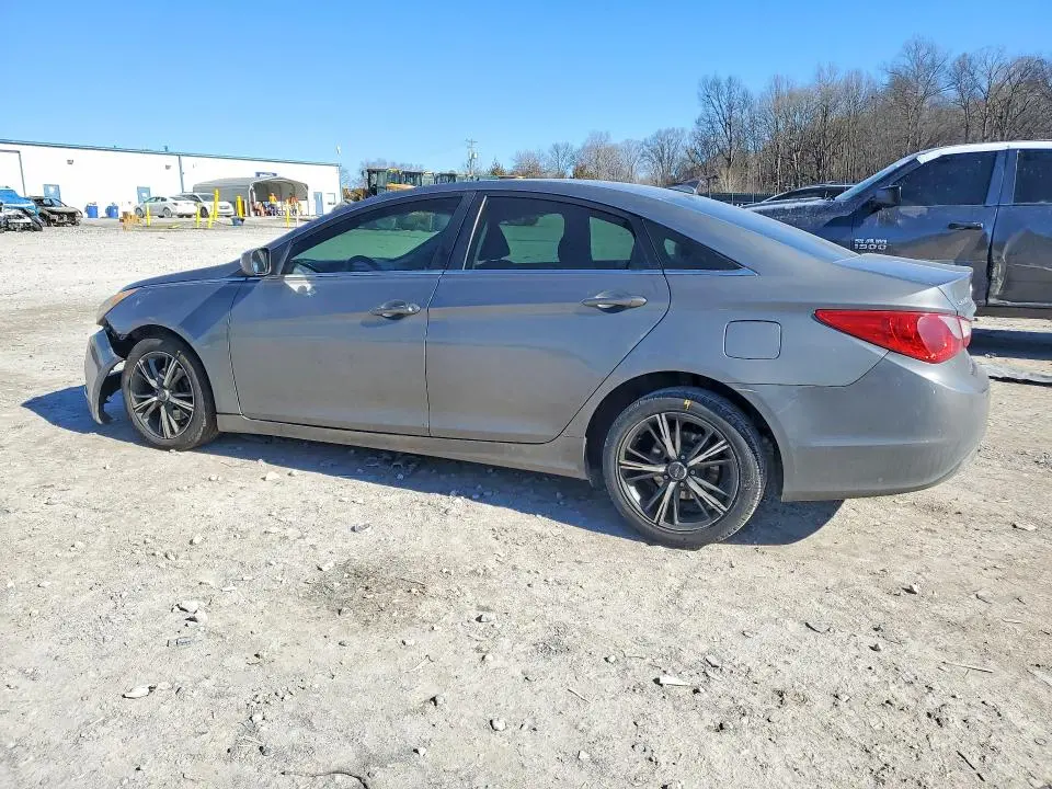 2011 HYUNDAI SONATA GLS  