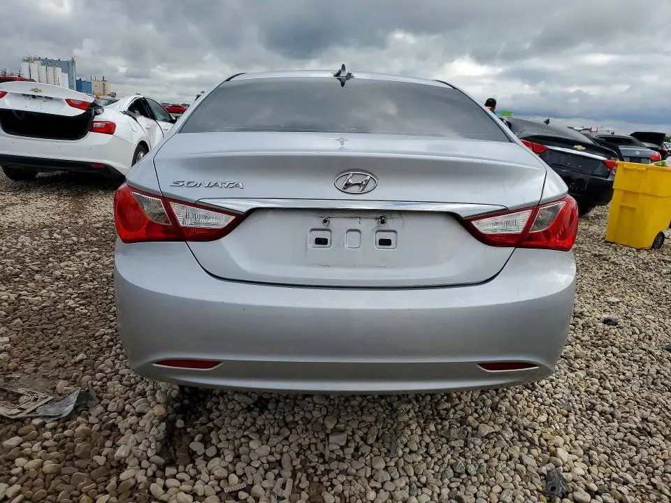 2012 HYUNDAI SONATA GLS  