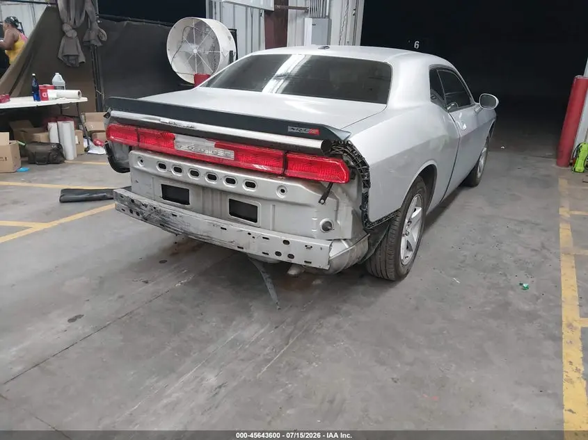 2010 DODGE CHALLENGER SE