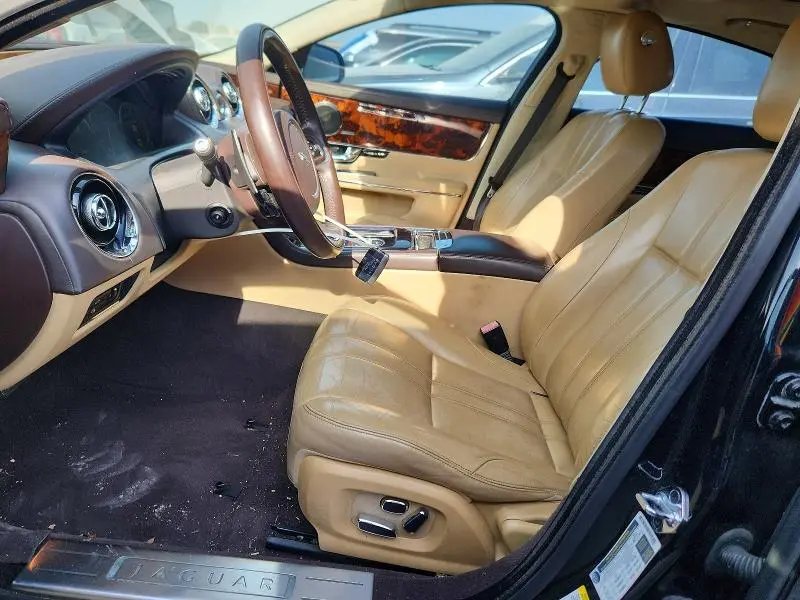 2013 JAGUAR XJ   