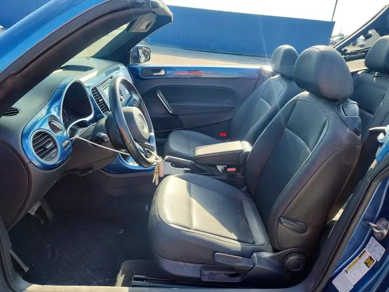 2017 VOLKSWAGEN BEETLE S/SE  