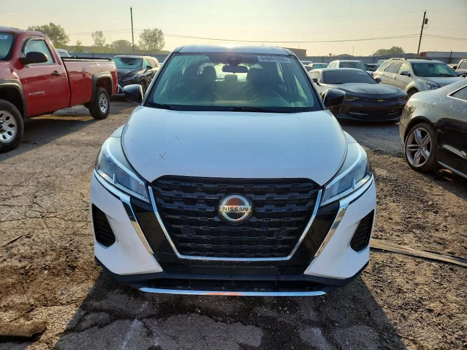 2021 NISSAN KICKS S  