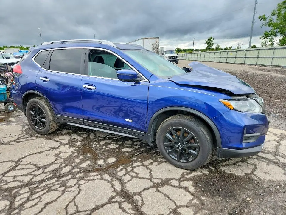 2017 NISSAN ROGUE SV  