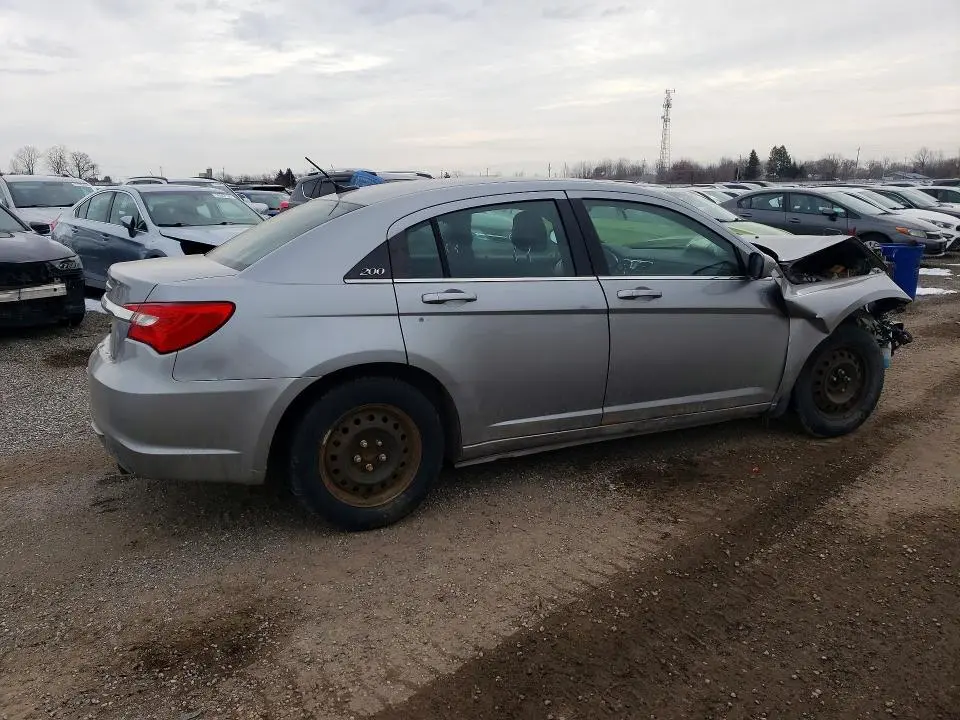 2013 CHRYSLER 200 LX  