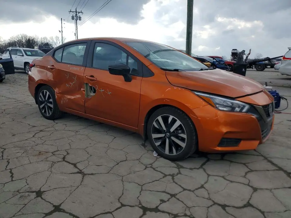 2022 NISSAN VERSA SR  