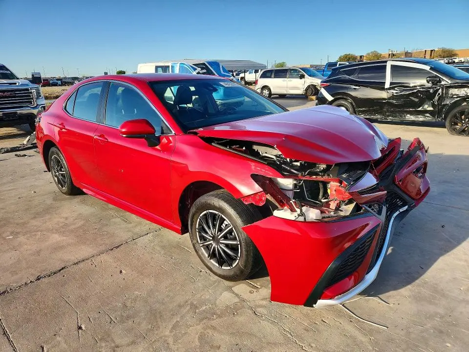 2021 TOYOTA CAMRY SE  