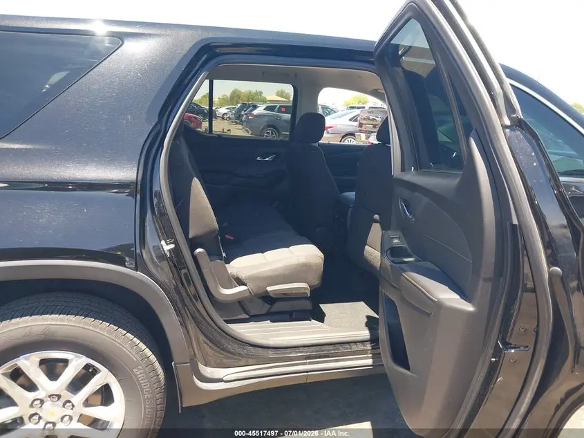 2021 CHEVROLET TRAVERSE FWD LS