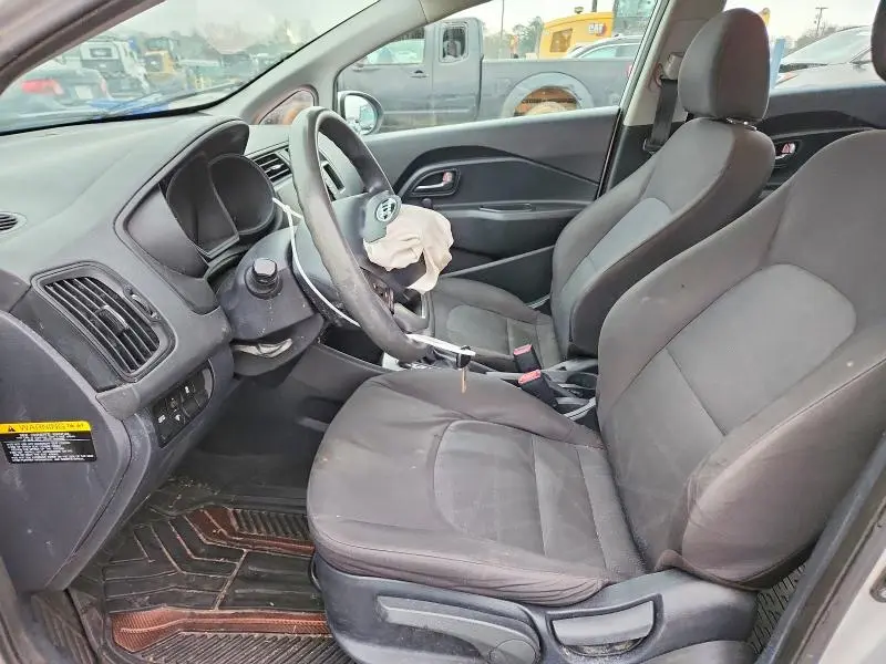 2015 KIA RIO LX  