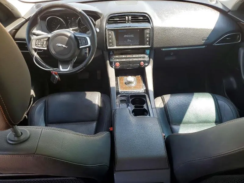 2018 JAGUAR F-PACE PRESTIGE  