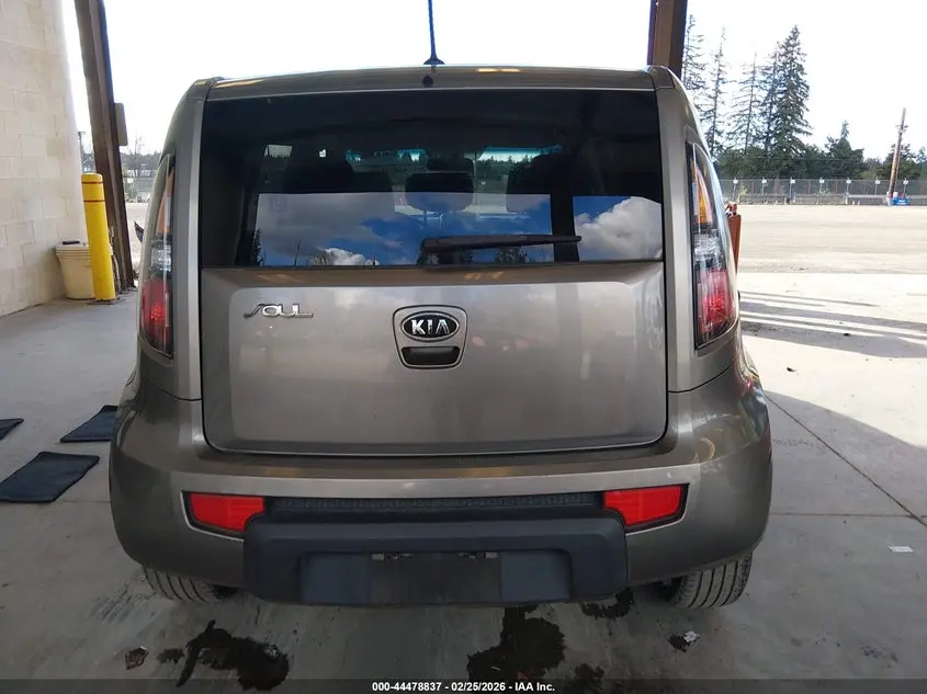 2011 KIA SOUL +