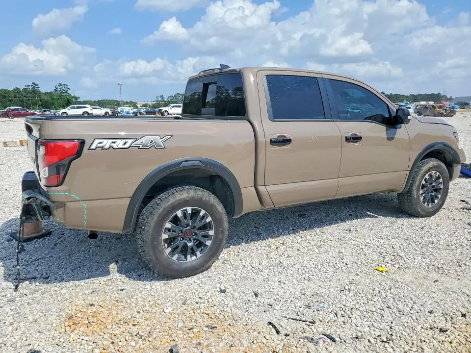 2024 NISSAN TITAN SV  