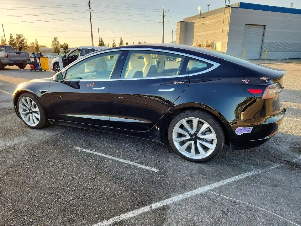 2018 TESLA MODEL 3   