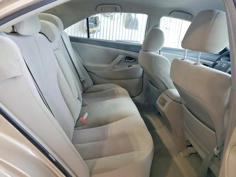2010 TOYOTA CAMRY LE  