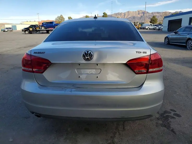 2013 VOLKSWAGEN PASSAT SE  