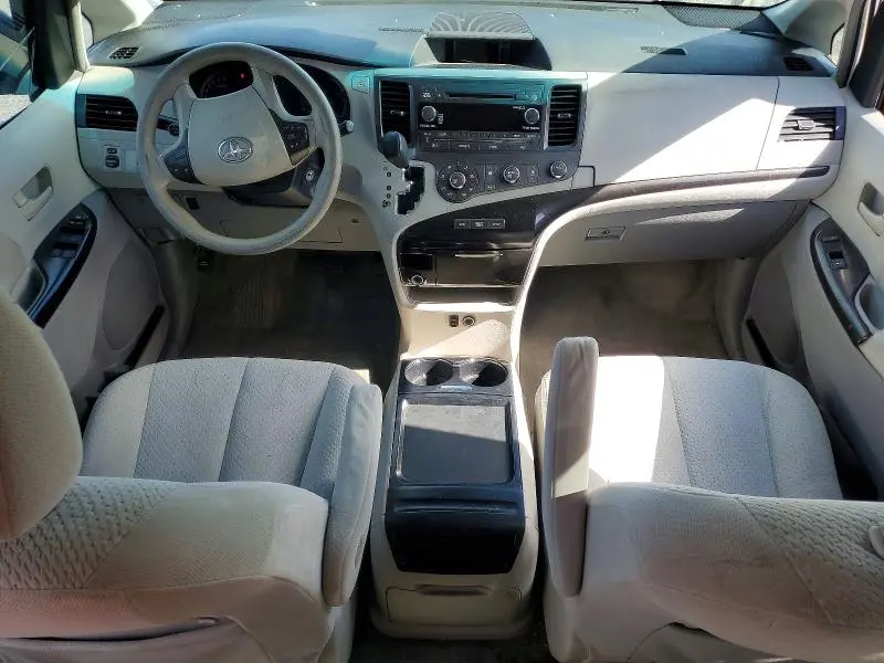 2011 TOYOTA SIENNA LE  