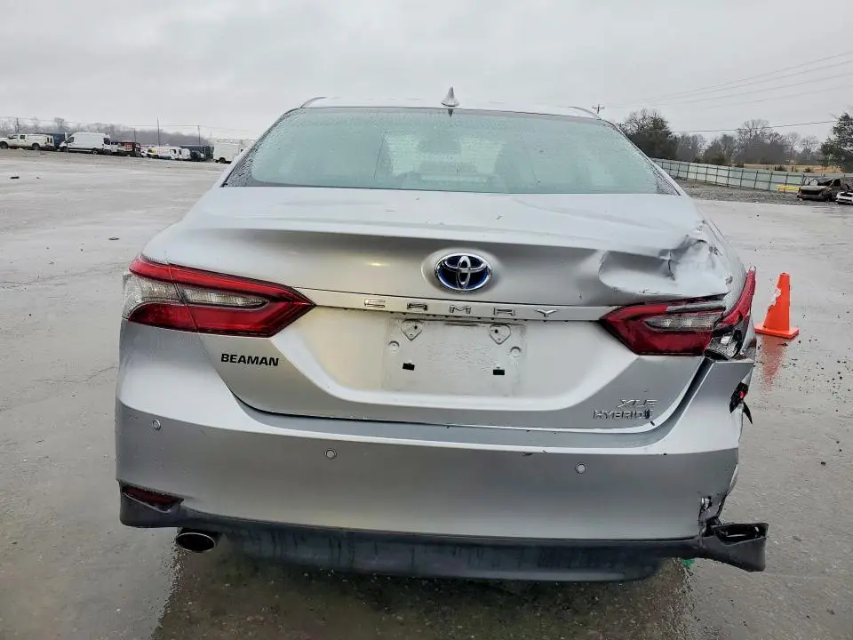 2022 TOYOTA CAMRY XLE  