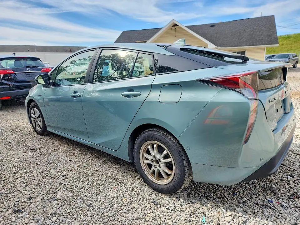 2017 TOYOTA PRIUS FOUR  