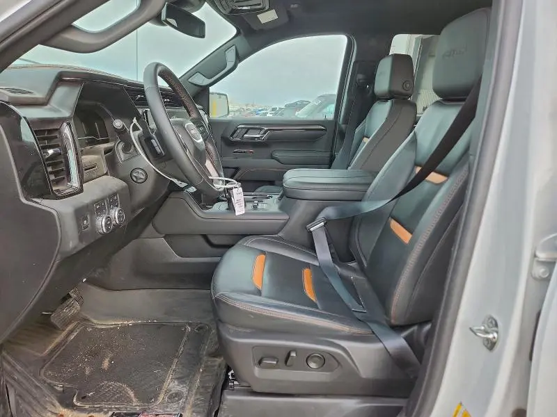 2025 GMC SIERRA K1500 AT4  