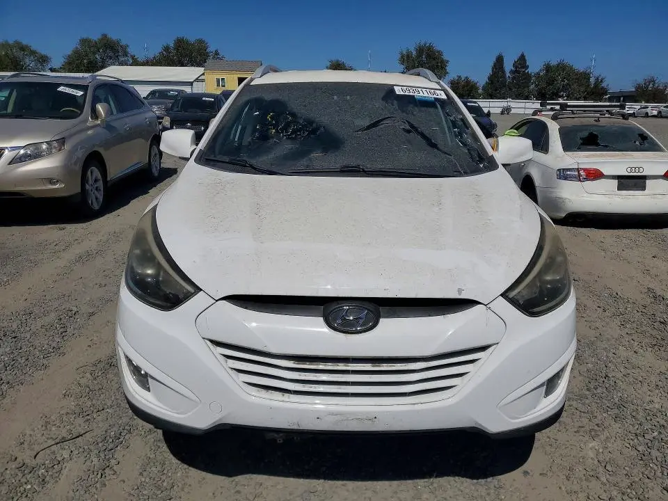 2015 HYUNDAI TUCSON SE  