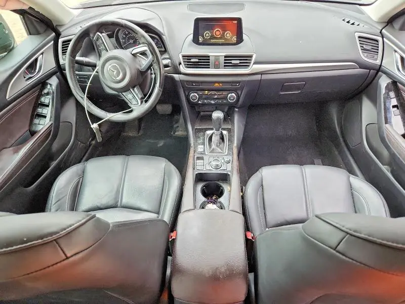 2018 MAZDA 3 TOURING  