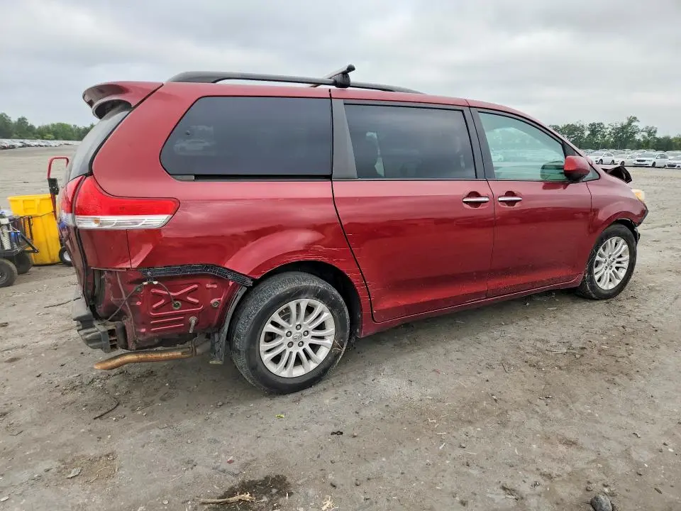 2012 TOYOTA SIENNA XLE 8-PASSENGER  
