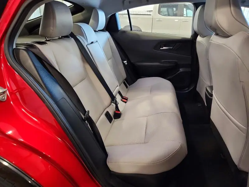 2024 TOYOTA PRIUS XLE  