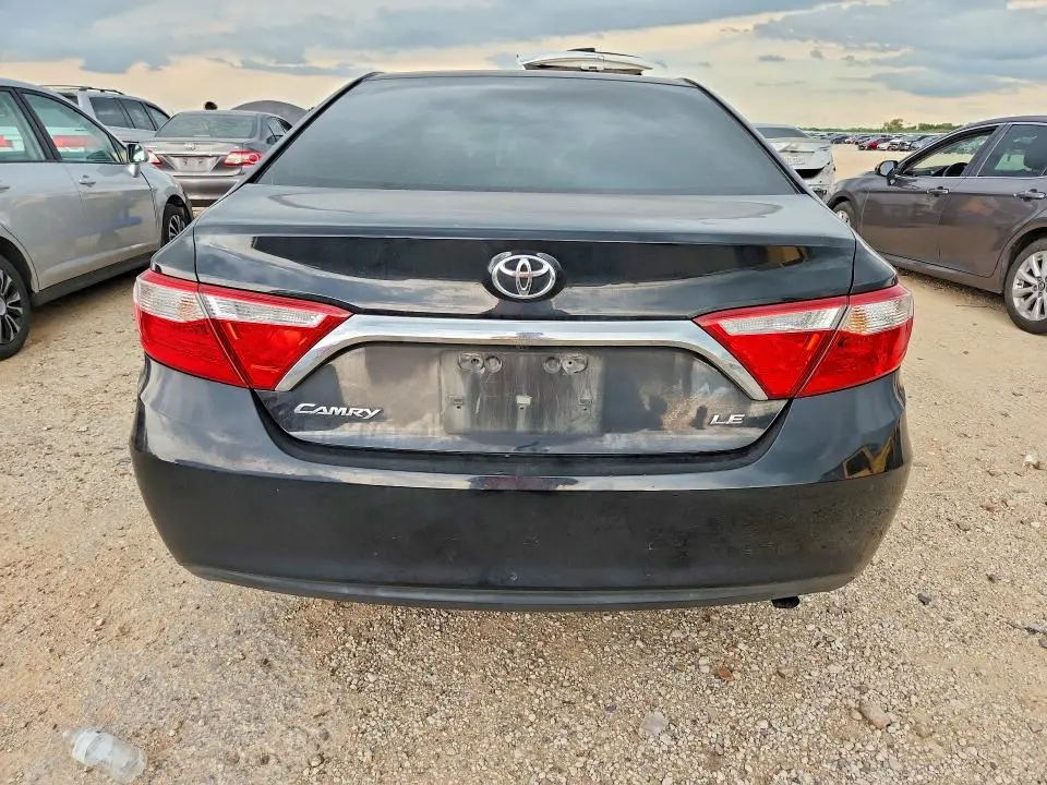2015 TOYOTA CAMRY LE  
