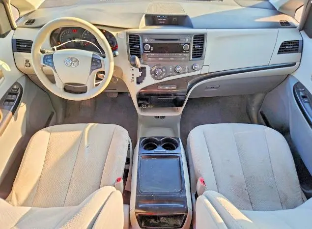 2011 TOYOTA SIENNA LE  