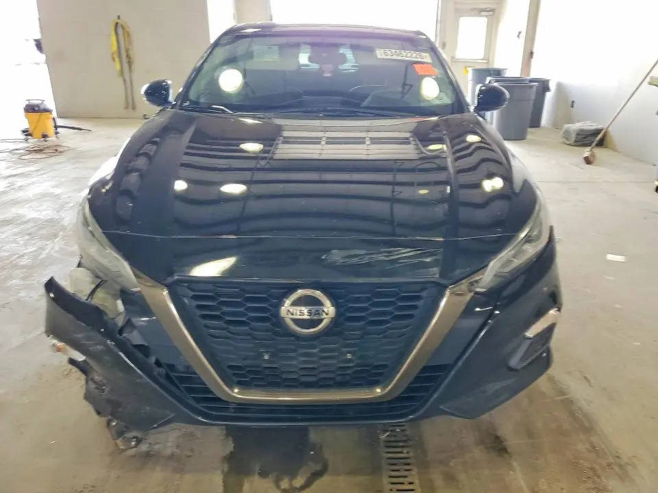 2021 NISSAN ALTIMA SR  